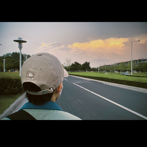 校园迷情综合自拍网
